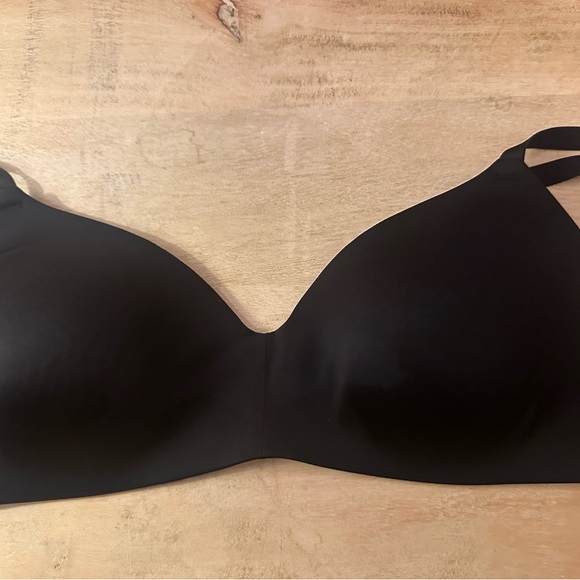 Soma VANISHING 360 Wireless Bra
36 A - Picture 2 of 4